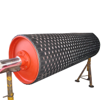 Steel pulleys for conveyor belts with rubber or rubber with ceramic inserts liners