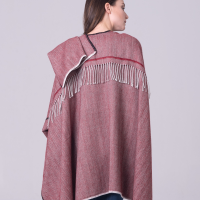Baby alpaca poncho with fringes on the back be alpaca