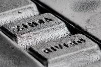 Zamac ingots with ZINSA ZINC INDUSTRIAS NACIONALES engraved on it