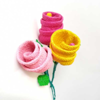 Flowers Woven from Palm Straw and Natural Dyes