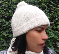 100% Alpaca hat with braid
