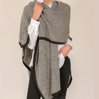 Tunic-type sweater Made with 100% alpaca yarn
