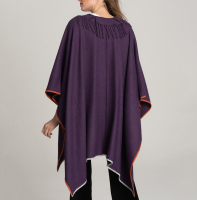 Purple cape with firnges on the neck be alpaca