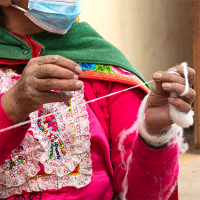 Hand spinning