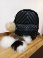 Bakcpack pompoms