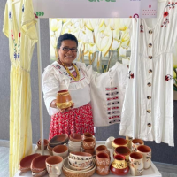 Chazuta artisan with handmade pieces