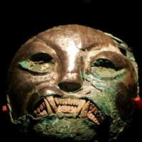 Original Piece of "Feline  Face" | Lord of Sipan Treasure | Huaca Rajada Site Museum | Chiclayo - Perú |