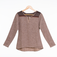 SWEATER WITH APPLICATION