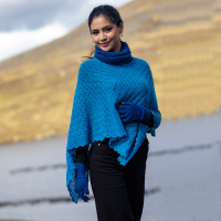 Poncho M Tuna alpaca