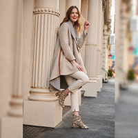 Alpaca Cape Marilyn
